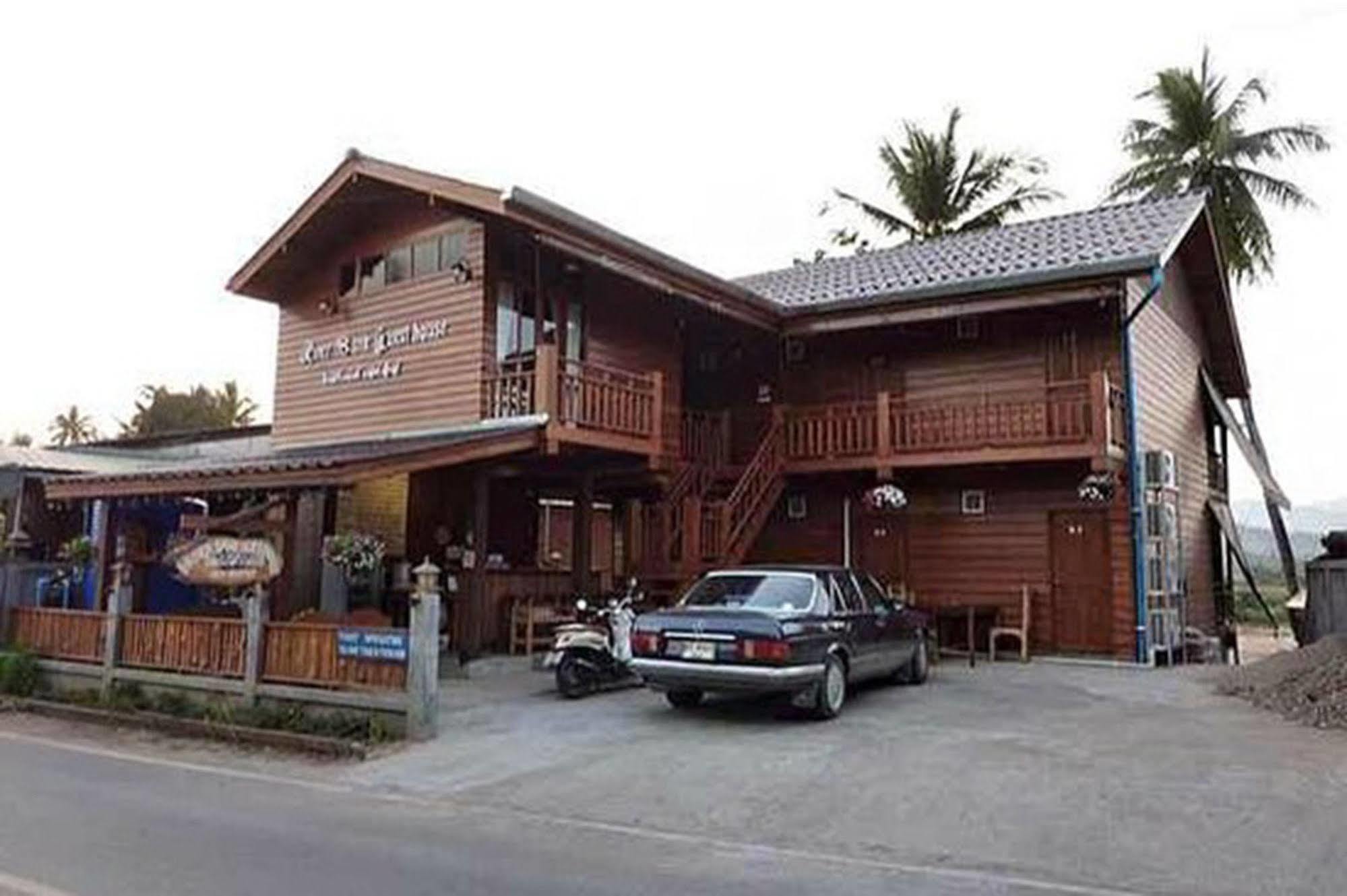 River Bank Resort Mae Sariang Ngoại thất bức ảnh